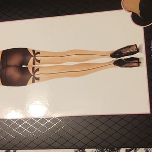 Sheer Bow Backseam Pantyhose with long line contrast panty